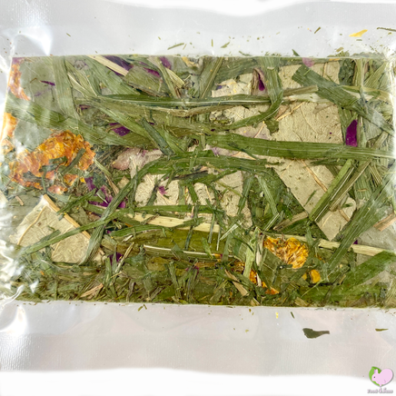 Timothy grass chips with flowers for rabbits guinea pigs chinchillas hamsters and degus