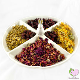 Potpourri with Flowers with Calendulas/Marigold, Rosehips, Chamomile, Hibiscus and Rosebuds for rabbits, guinea pigs, chinchillas, hamsters, degus and gerbils